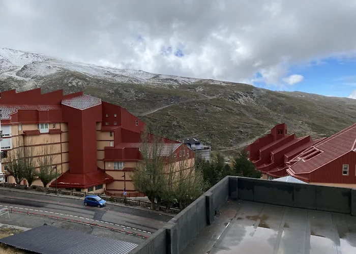 Nevadahome Arttyfal Junto Al Telesilla * סיירה נבדה